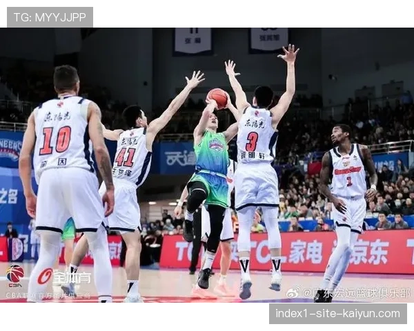 广东东阳光内线薄弱问题暴露 对阵北京篮板遭压制